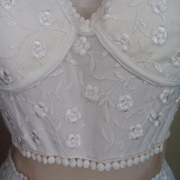 BRAND NEW WITH TAGS LARGE SPRING LACE WHITE DRESS - Picture 4 of 11